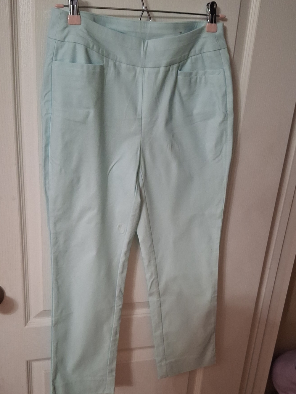 Chico’s Mint Green Slim Leg Ankle Pants – Size 00 / US 2 NWOT